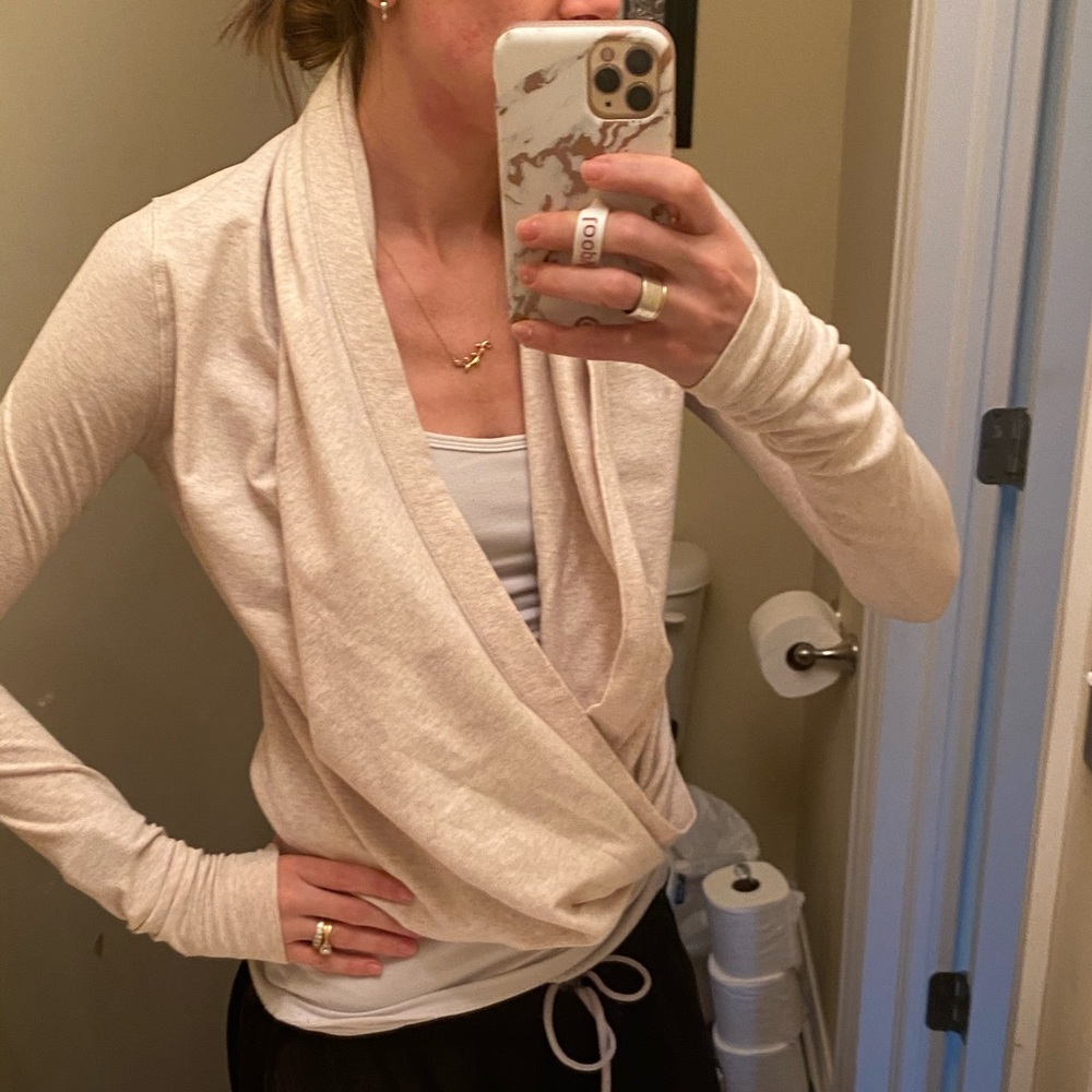 EUC lululemon iconic wrap size 4